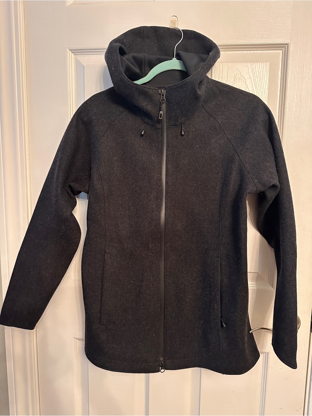 Patagonia Black Women's Hooded Full-Zip Utility Jacket